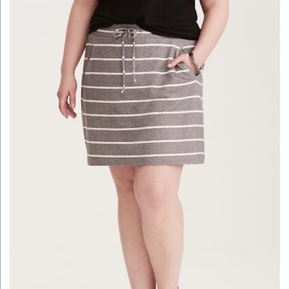 torrid Dresses & Skirts - torrid Grey & White Striped Shirt - Size 1 (14/16)